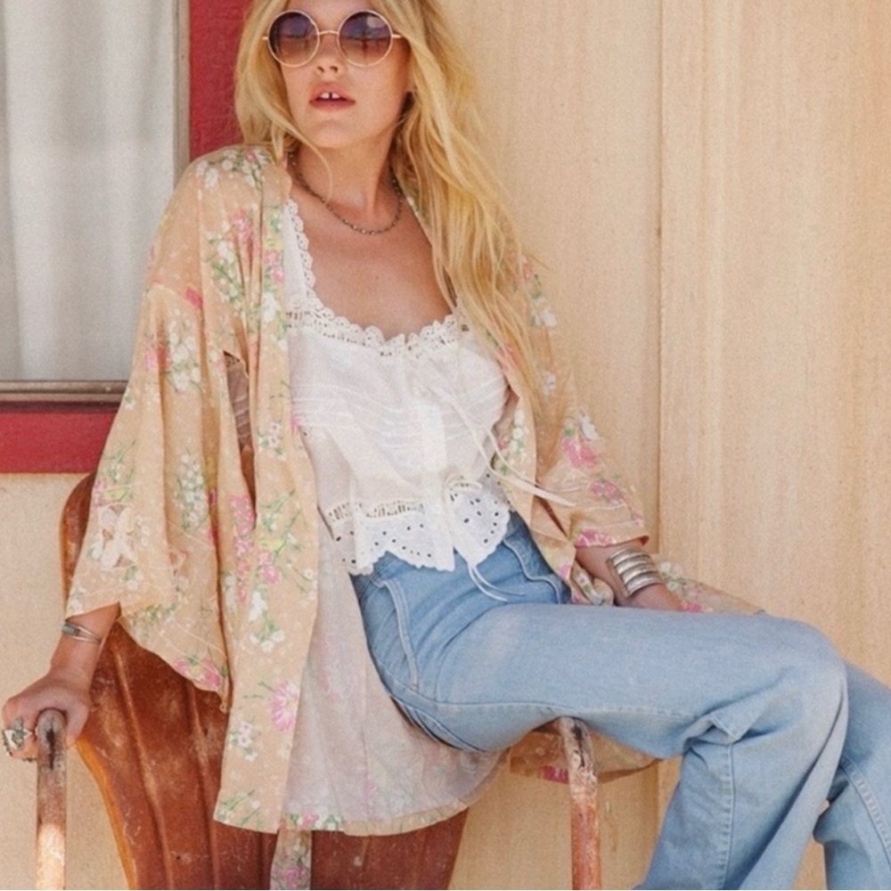Spell And The Gypsy Sundance Peach Short Kimono